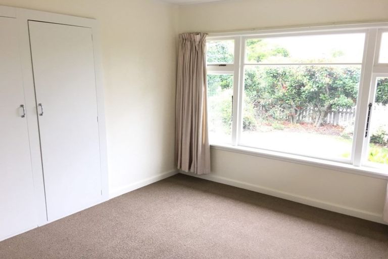 Photo of property in 18 Avonhead Road, Avonhead, Christchurch, 8042