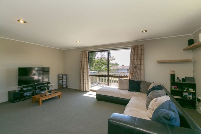 Photo of property in 43 Riversdale Drive, Merrilands, New Plymouth, 4312