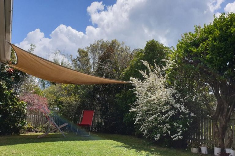 Photo of property in 1/35 Sunderlands Road, Half Moon Bay, Auckland, 2012