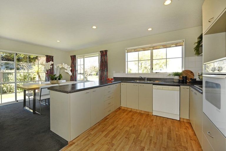 Photo of property in 11 Fieldmoor Place, Parklands, Christchurch, 8083