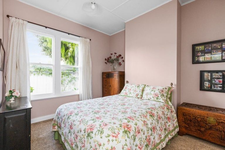 Photo of property in 11 Bowling Road, Greenmeadows, Napier, 4112