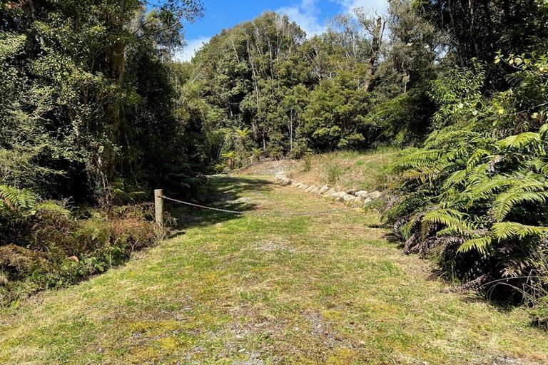 Photo of property in 4 Kakapo Way, Moana, 7875