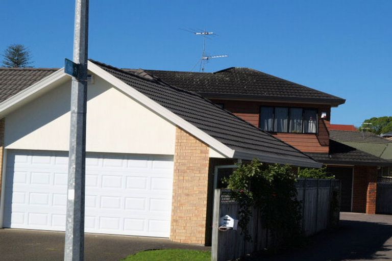 Photo of property in 1/46 Millhouse Drive, Northpark, Auckland, 2013