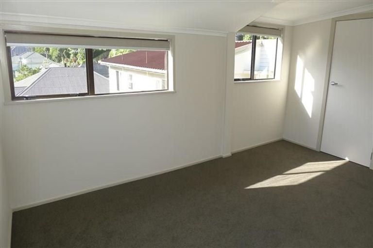 Photo of property in 149 Glenmore Street, Kelburn, Wellington, 6012