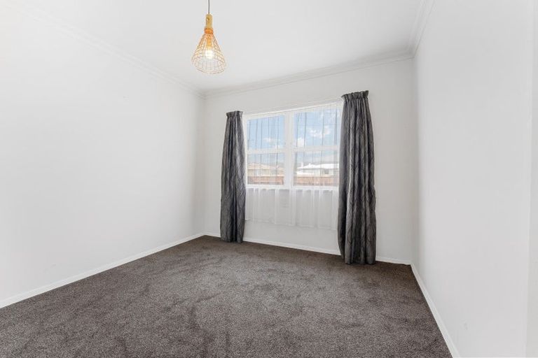 Photo of property in 3 Cobham Street, Levin, 5510
