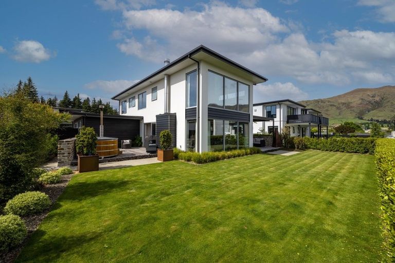 Photo of property in 12 Primary Lane, Wanaka, 9305