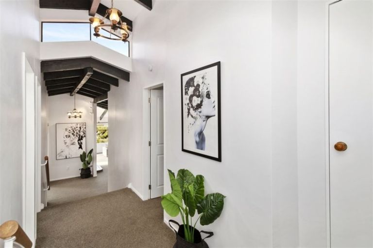 Photo of property in 25 Exploration Way, Whitby, Porirua, 5024