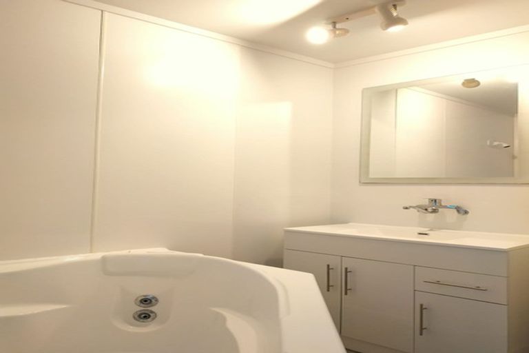 Photo of property in 2/33 Springfield Road, St Albans, Christchurch, 8014