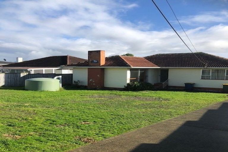 Photo of property in 29 Vodanovich Road, Te Atatu South, Auckland, 0610
