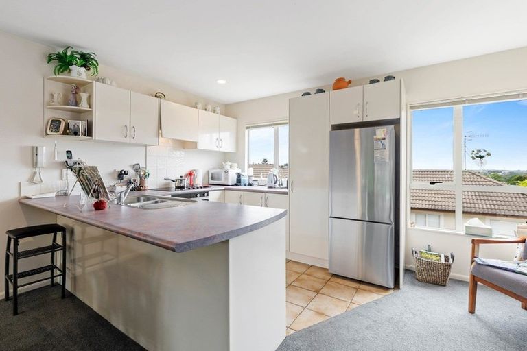 Photo of property in 3/57 Gladstone Road, Northcote, Auckland, 0627