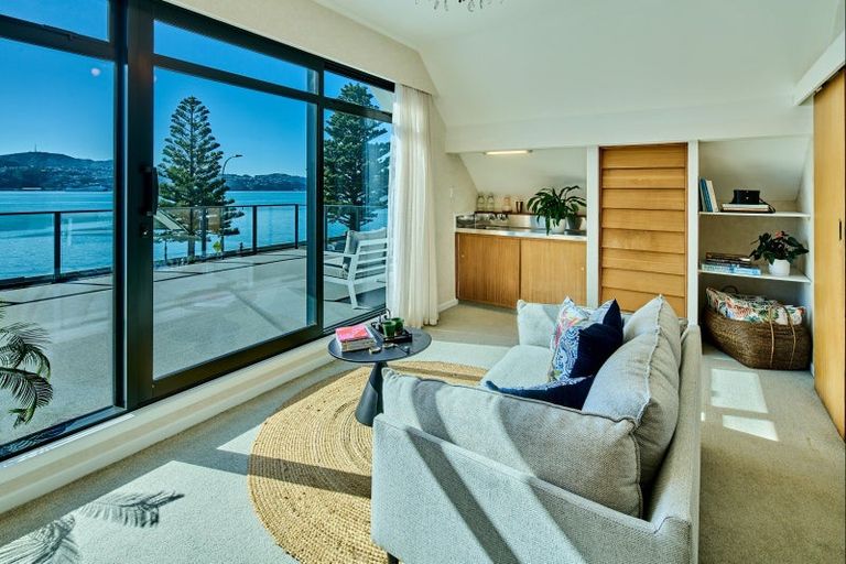 Photo of property in 338 Oriental Parade, Oriental Bay, Wellington, 6011