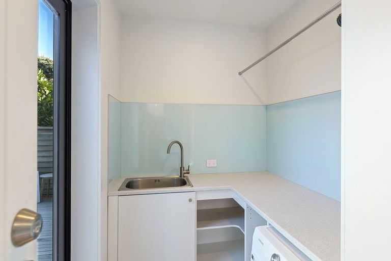 Photo of property in 1 Arapipi Way, Peka Peka, Waikanae, 5391