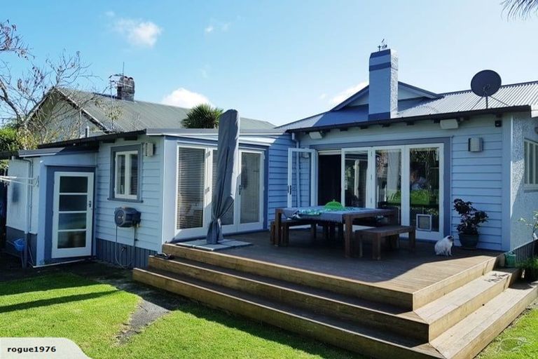 Photo of property in 28 Malvern Road, Morningside, Auckland, 1022