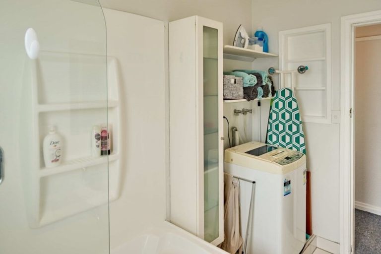 Photo of property in 75a Pirie Street, Mount Victoria, Wellington, 6011