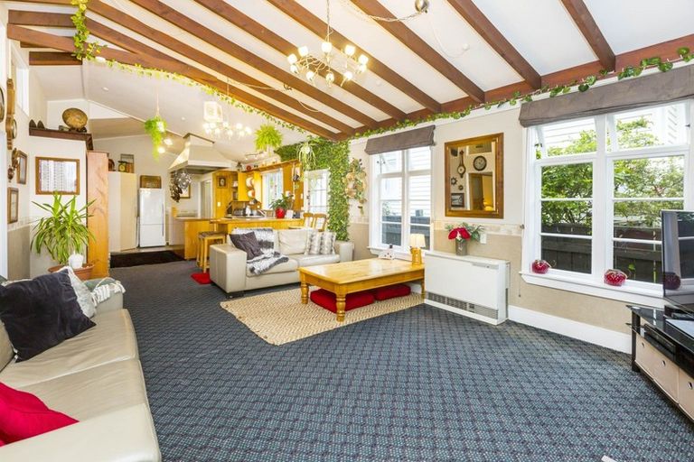 Photo of property in 54 Granville Street, Silverstream, Upper Hutt, 5019