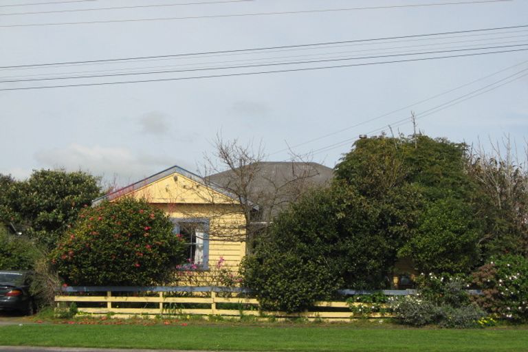 Photo of property in 13 High Street West, Waitara, 4320