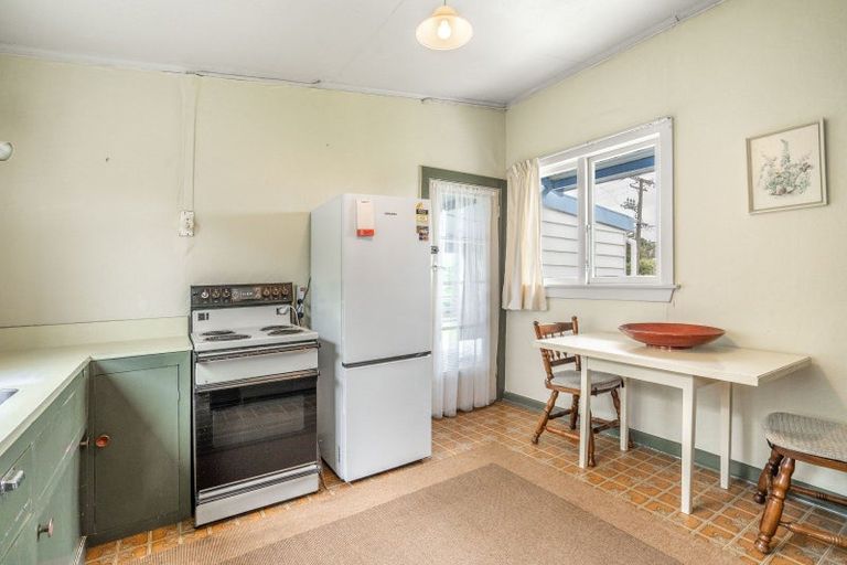 Photo of property in 16 Walker Street, Riverton/aparima, Riverton, 9822