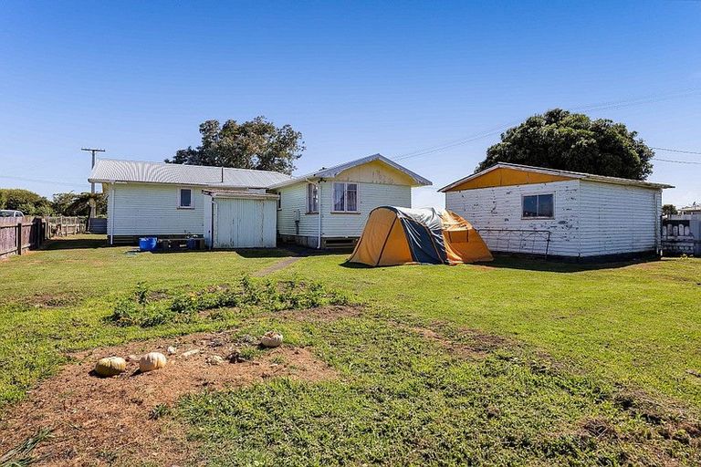 Photo of property in 60 Kapuni Street, Manaia, 4612