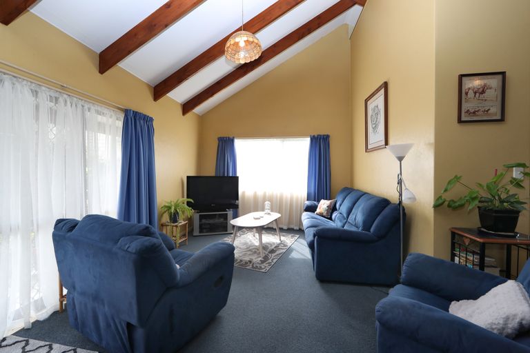 Photo of property in 10 Martin Dale, Raureka, Hastings, 4120