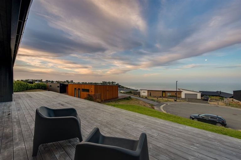 Photo of property in 5 Sowerby Place, Richmond Hill, Christchurch, 8081