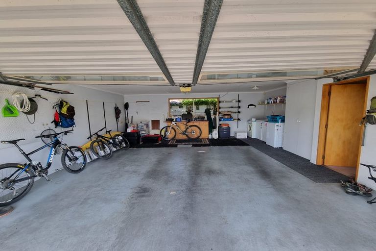 Photo of property in 24 Aotea Crescent, Gore, 9710