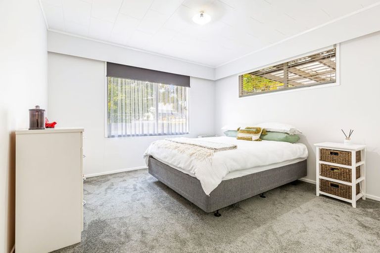 Photo of property in 26 Longreach Drive, Sunnyvale, Auckland, 0612