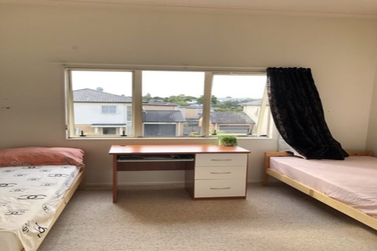 Photo of property in 10 Brashier Circle, Sunnyvale, Auckland, 0612