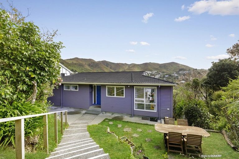 Photo of property in 30 Woodhouse Avenue, Karori, Wellington, 6012