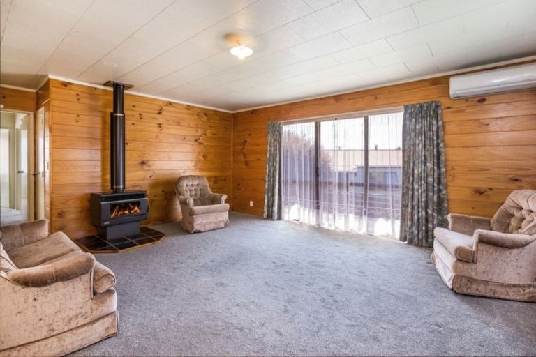 Photo of property in 2/77 Te Hatepe Avenue, Taupo, 3330