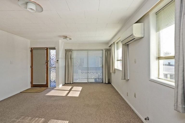 Photo of property in 2/112 Mcleod Street, Camberley, Hastings, 4120