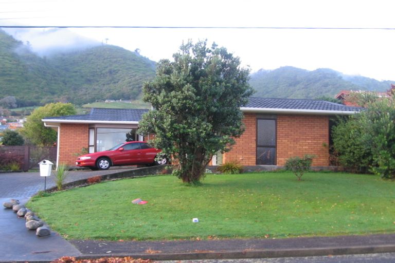 Photo of property in 21 Matenga Street, Waikanae, 5036