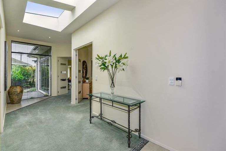 Photo of property in 51 Kirkwood Avenue, Upper Riccarton, Christchurch, 8041