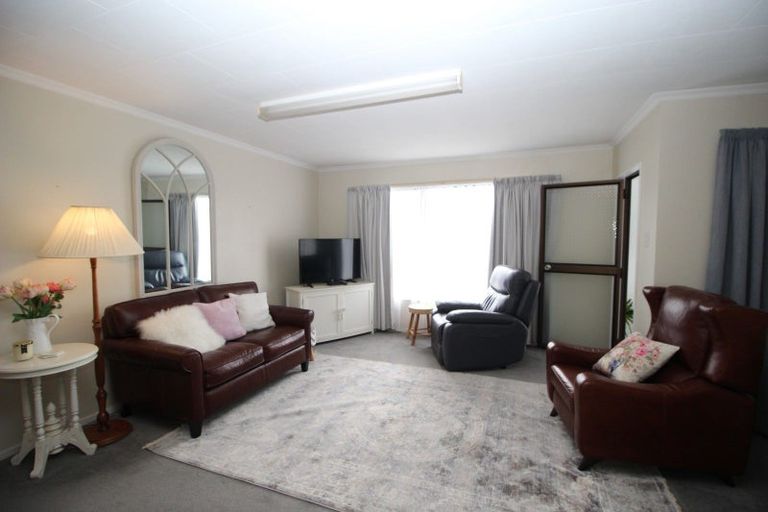 Photo of property in 28b Pollen Street, Woodville, 4920