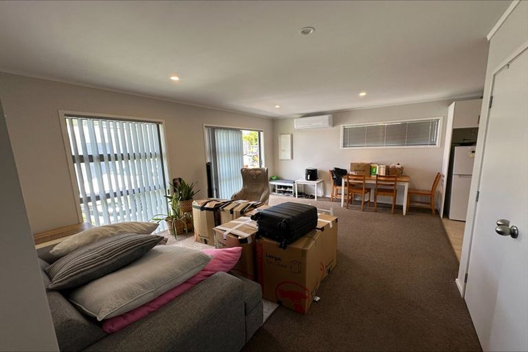 Photo of property in 18 Lisa Rise, Half Moon Bay, Auckland, 2012