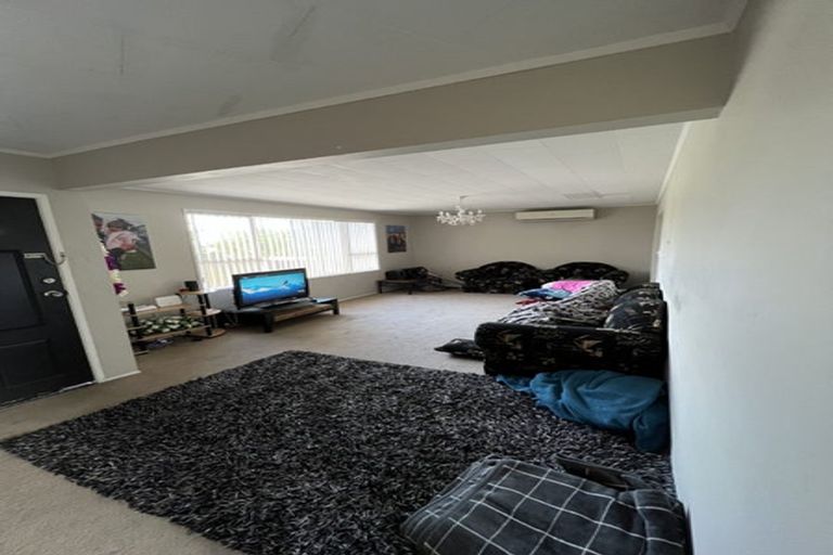 Photo of property in 5 Kivell Close, Mangere East, Auckland, 2024