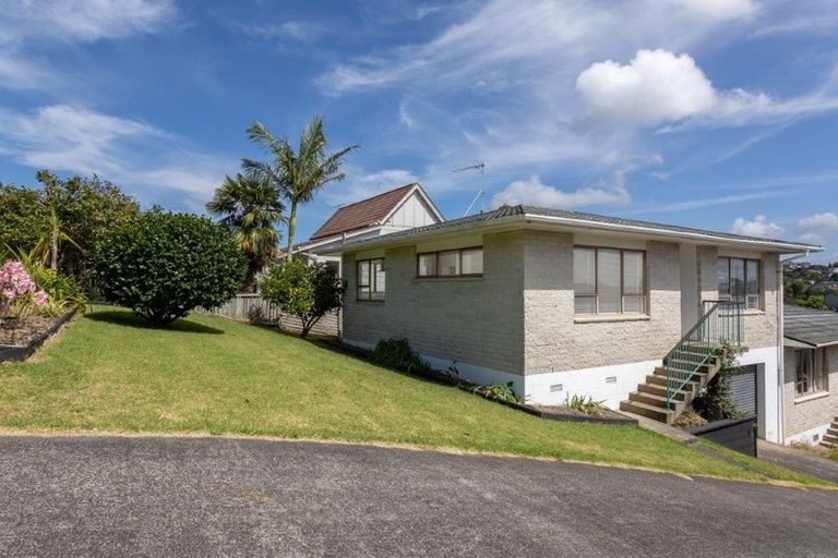 Photo of property in 1/32 Shanaway Rise, Hillcrest, Auckland, 0627