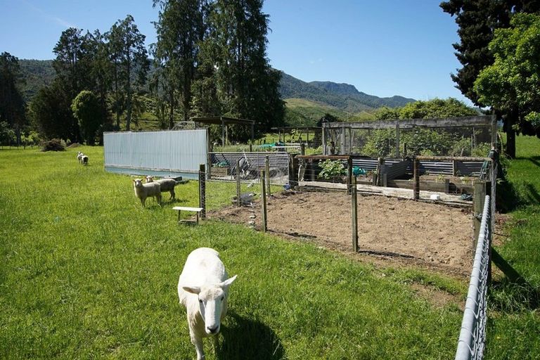 Photo of property in 213 Matakitaki Road, Six Mile, Murchison, 7077