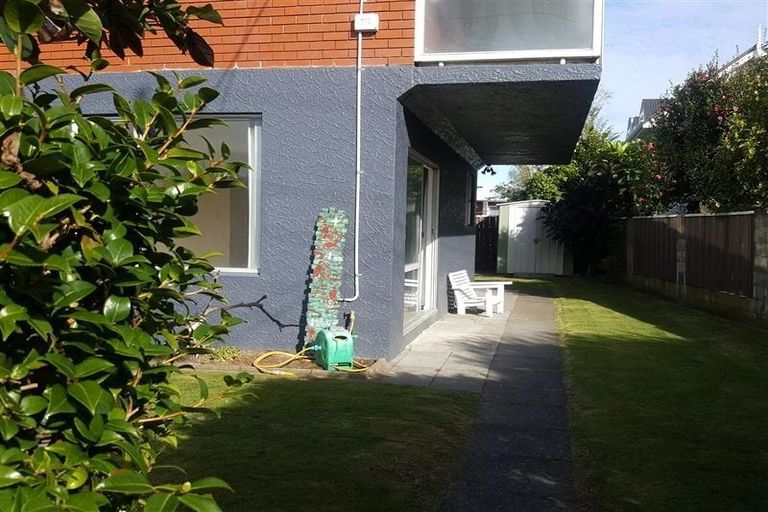 Photo of property in 1/58 Paynters Avenue, Strandon, New Plymouth, 4312