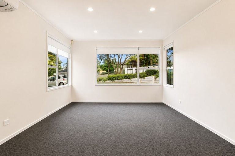 Photo of property in 4 Gallony Avenue, Massey, Auckland, 0614