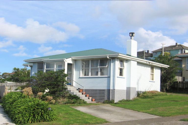 Photo of property in 9 Te Puke Street, Titahi Bay, Porirua, 5022