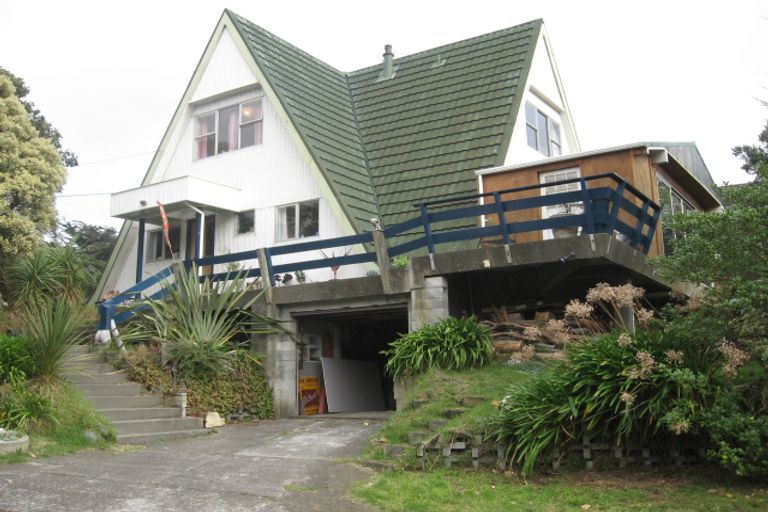 Photo of property in 10 Whareroa Road, Raumati South, Paraparaumu, 5032