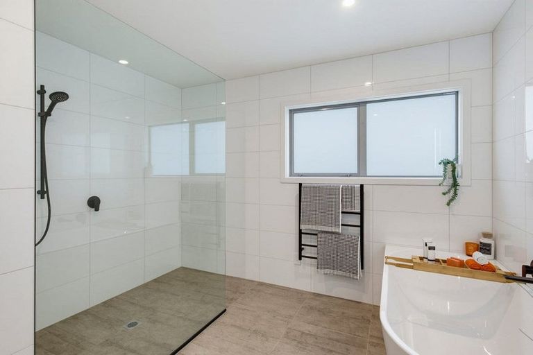Photo of property in 18 Petrel Close, Paraparaumu Beach, Paraparaumu, 5032