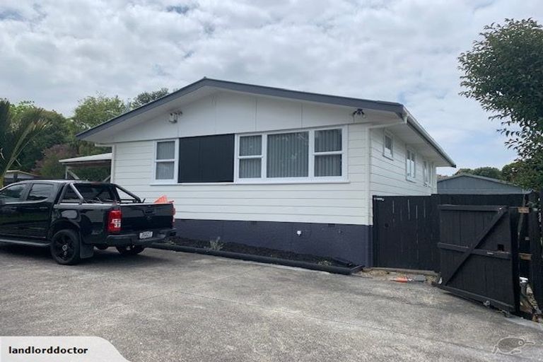 Photo of property in 43 Burbank Avenue, Manurewa, Auckland, 2102