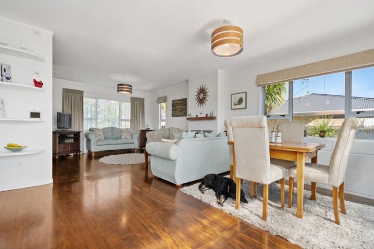 Photo of property in 19 Alberta Road, Glen Avon, New Plymouth, 4312