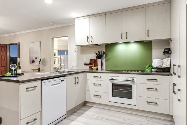 Photo of property in 22 Caversham Drive, Rototuna, Hamilton, 3210