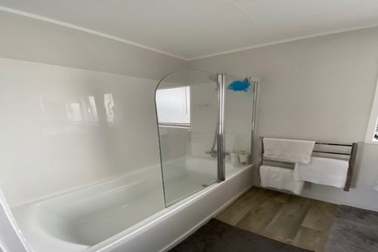 Photo of property in 96 Burundi Avenue, Clendon Park, Auckland, 2103