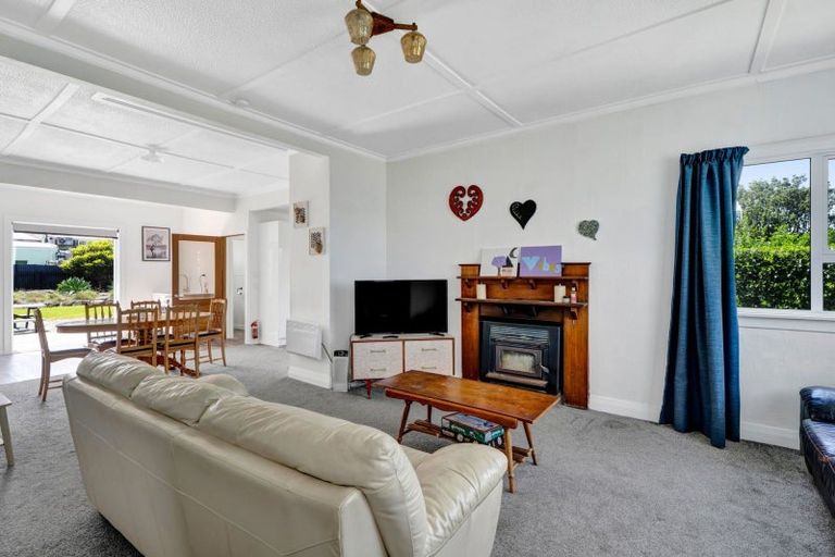 Photo of property in 39 Domett Street, Opunake, 4616