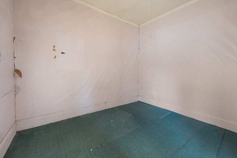 Photo of property in 23 Falstaff Street, Stratford, 4332