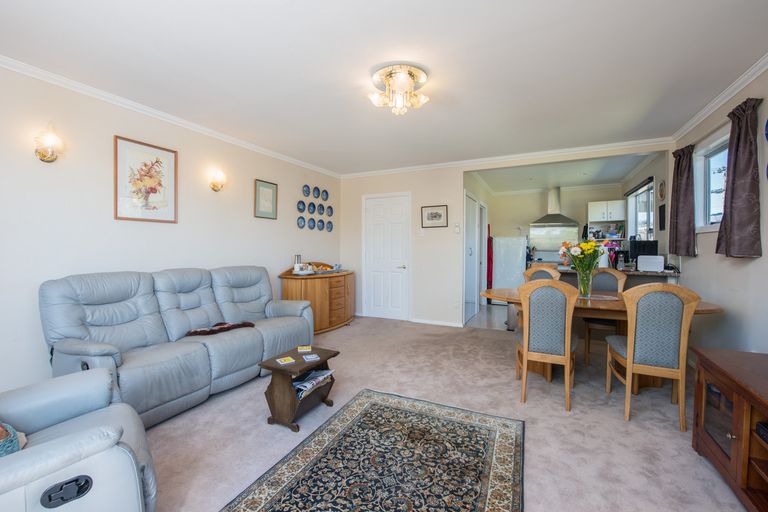 Photo of property in 1 Dunbar Place, Mosgiel, 9024