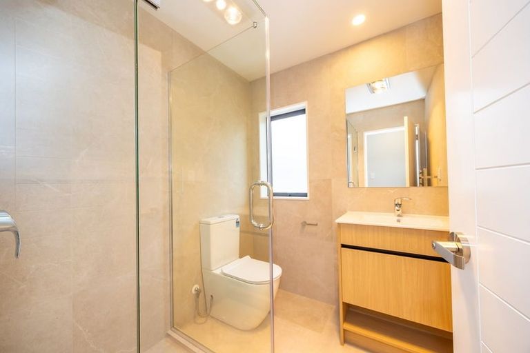 Photo of property in 34a Hellyers Street, Birkdale, Auckland, 0626